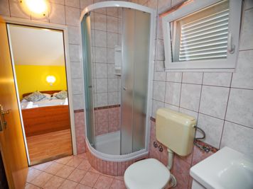 green apartment, modern bathroom, shower