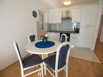 blue apartment, fully equipped kitchen
